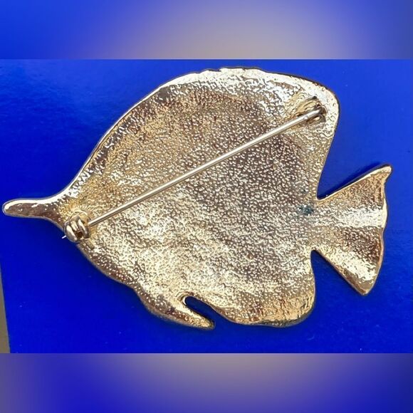 Vintage Black Enamel Pearl Striped Tropical Fish Brooch Pin - Picture 2 of 3